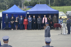 Przemawiający Komendant Wojewódzki oraz zaproszeni goście