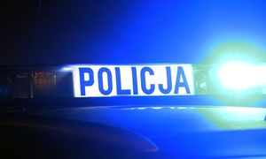 zdjęcie przedstawia napis Policja
