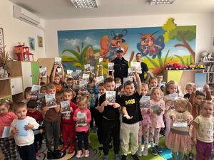 Policjanci podczas spotkań z dziećmi