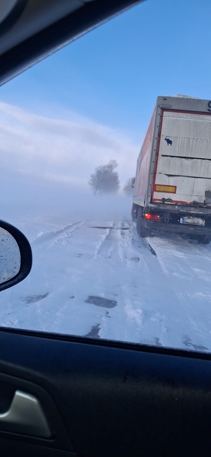 Zawiana i zamknięta droga dw 993