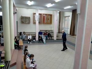 Policjanci podczas spotkań z dziećmi i młodzieżą