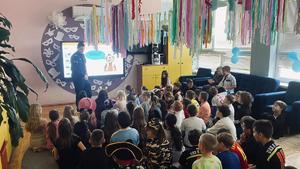 Policjanci podczas spotkań z dziećmi i młodzieżą