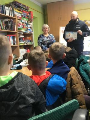 Policjanci podczas spotkań z dziećmi i młodzieżą