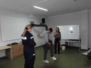 Policjanci podczas spotkań z dziećmi i młodzieżą