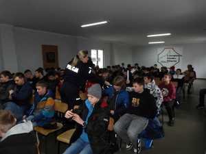 Policjanci podczas spotkań z dziećmi i młodzieżą