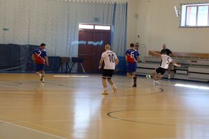 Zdjęcia z turnieju eliminacyjnego, na którym są zawodnicy i organizatorzy