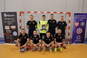 Zdjęcia z turnieju eliminacyjnego, na którym są zawodnicy i organizatorzy