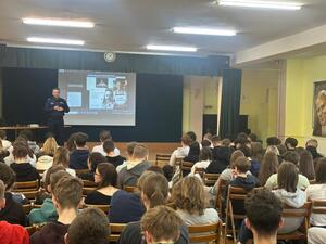 Policjanci podczas spotkań z młodzieżą