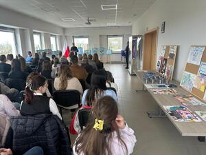 Organizatorzy oraz laureaci podczas wręczania nagród