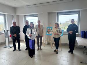 Organizatorzy oraz laureaci podczas wręczania nagród