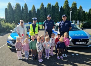Policjanci podczas spotkań z dziećmi