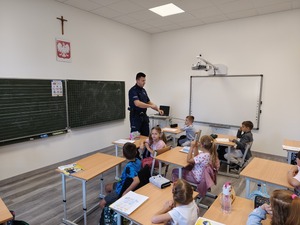 Policjanci podczas spotkań z dziećmi