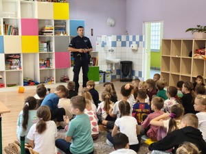 Policjanci podczas spotkań z dziećmi